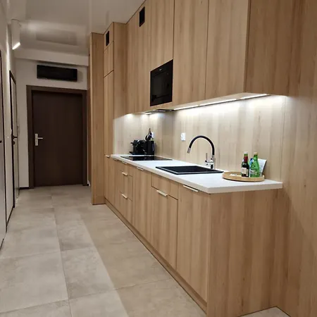 Aquarius White Apartment *
