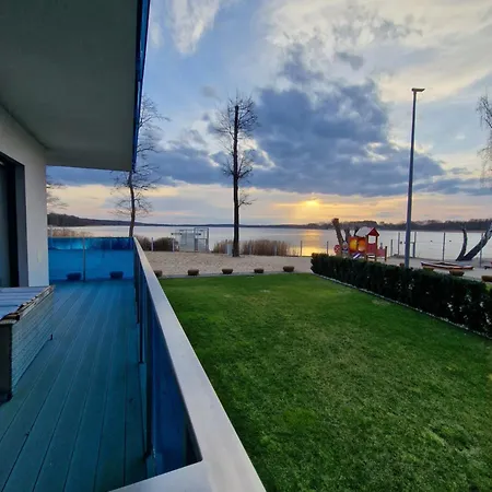Aquarius White Apartment