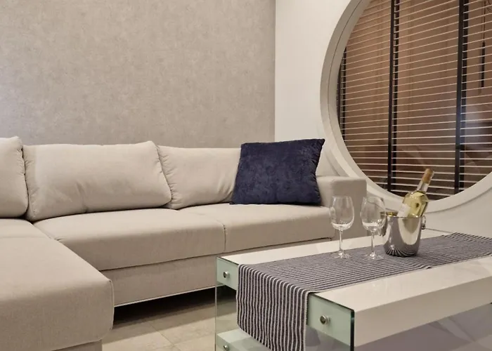 Aquarius White Apartment