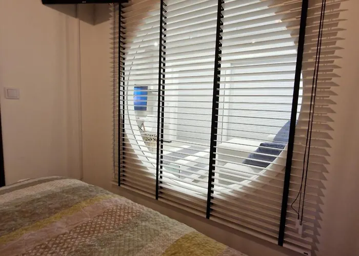 Aquarius White Apartment