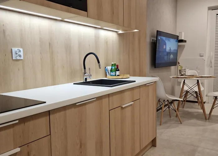 Aquarius White Apartment