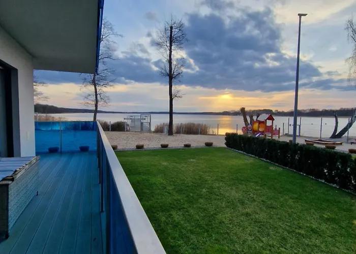 Aquarius White Apartment